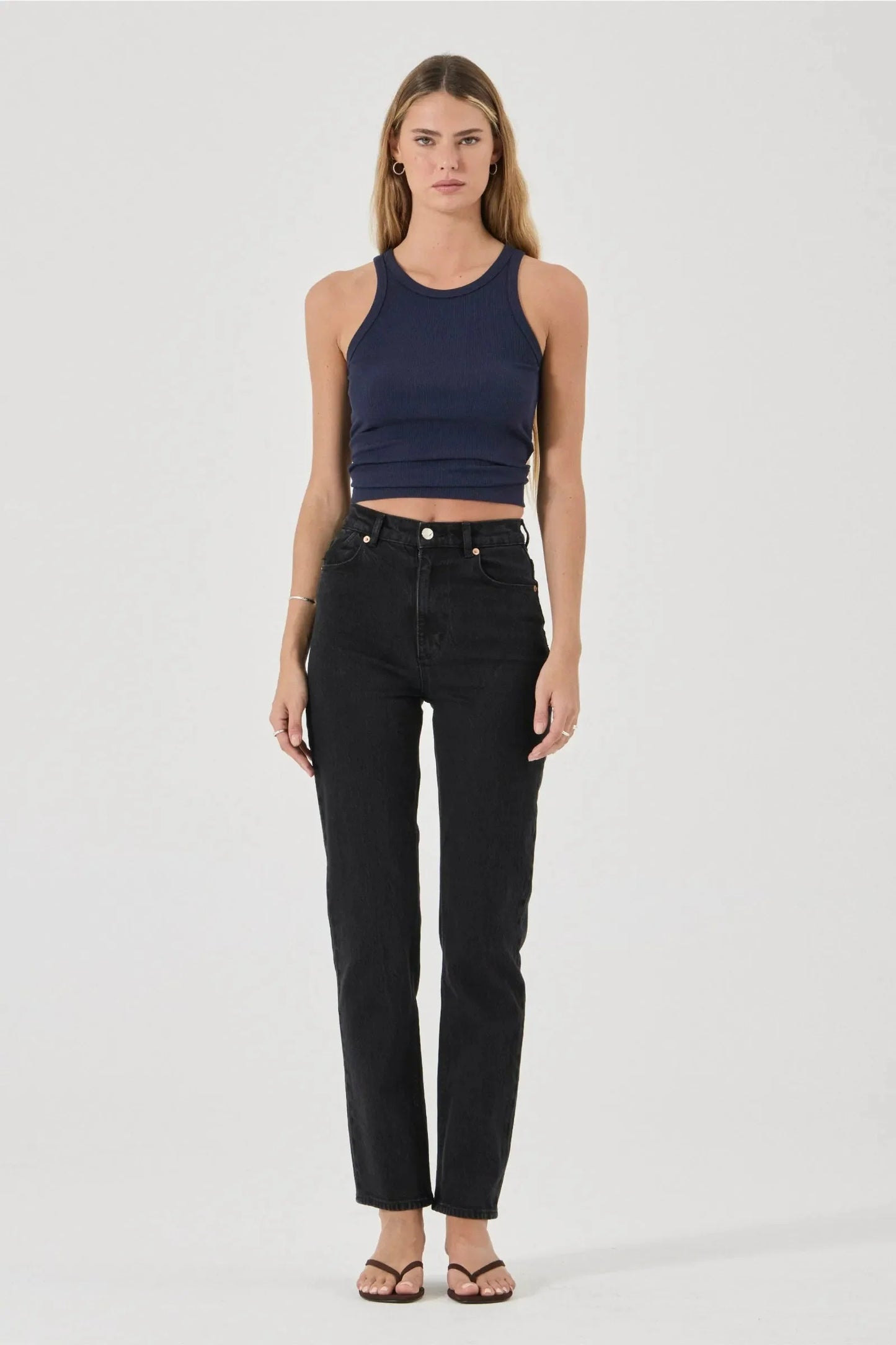 Loulou Straight is a high-rise jean with a slim straight leg, inspired by our Original Straight silhouette.