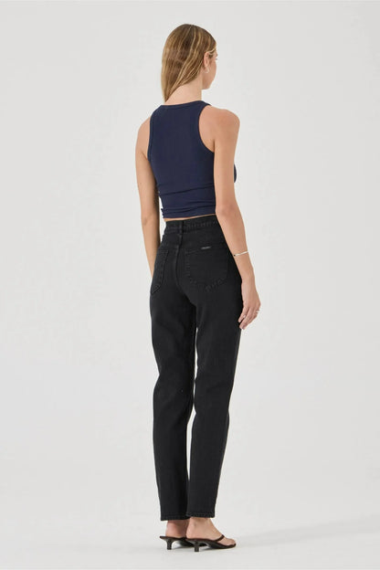 Loulou Straight is a high-rise jean with a slim straight leg, inspired by our Original Straight silhouette.