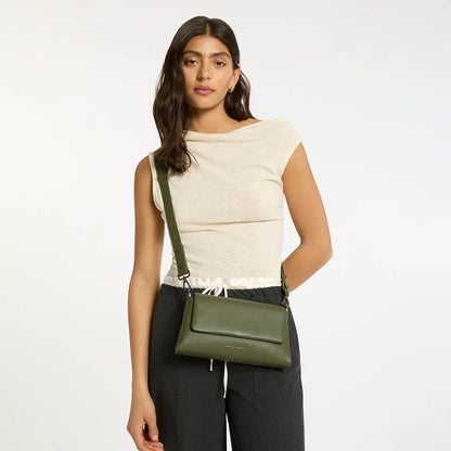 We don't take calling this bag Zenith lightly. As the new high point of your bag collection, 'Zenith' comes with a longer strap for use as a relaxed crossbody, or swap in the shorter strap to transform her into a dressier shoulder bag