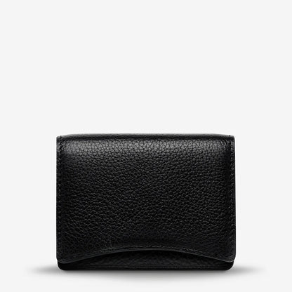 With her compact profile, 'Lumen' will carry all your essentials and still be able to slip into your pocket or the side pocket of your bag. Genius.