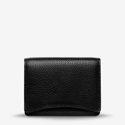 With her compact profile, 'Lumen' will carry all your essentials and still be able to slip into your pocket or the side pocket of your bag. Genius.