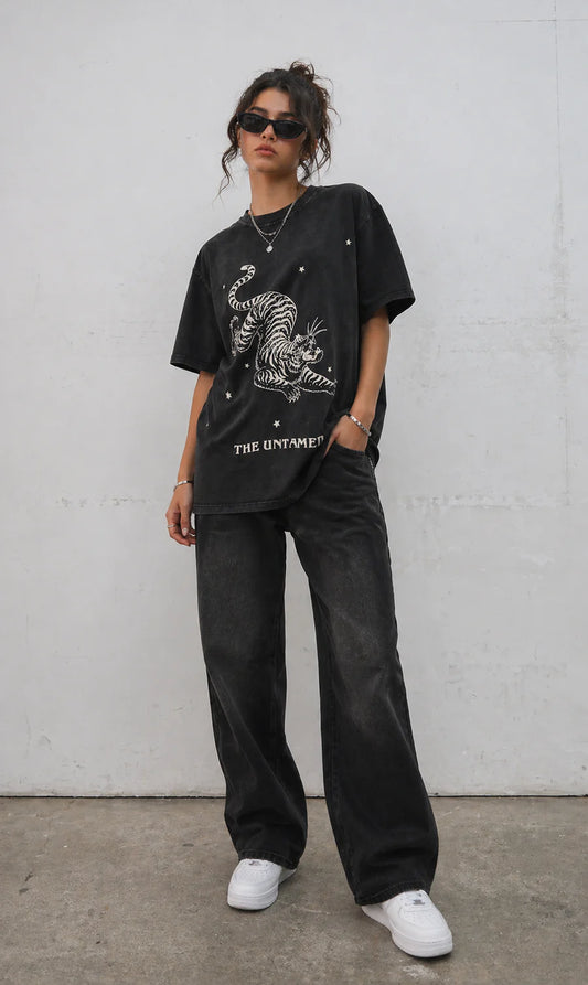 Paper Heart tees are always our best seller!

100% Cotton
Oversized relaxed fit
Vintage-inspired grey
Crew neckline
True oversized silhouette